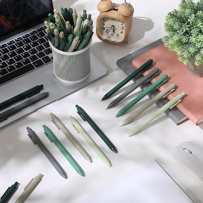 Crtiin 100 Pcs Gel Ink Pens Bulk, Black Ink 0.5mm Fine Point Retractable Pen Smooth Writing Office School Supplies for Teacher Server Operation Christmas Charity Donation Thanksgiving (Green Series)